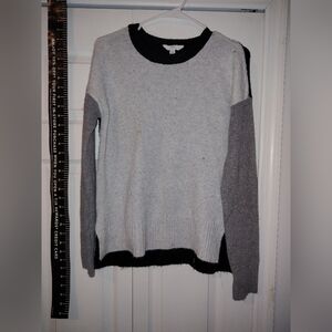 Women's Gray and Black Sweater Mohair Med Weight Medium Size Colorblock 6-s